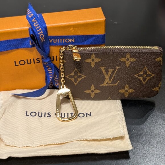Louis Vuitton key pouch - Picture 3 of 8